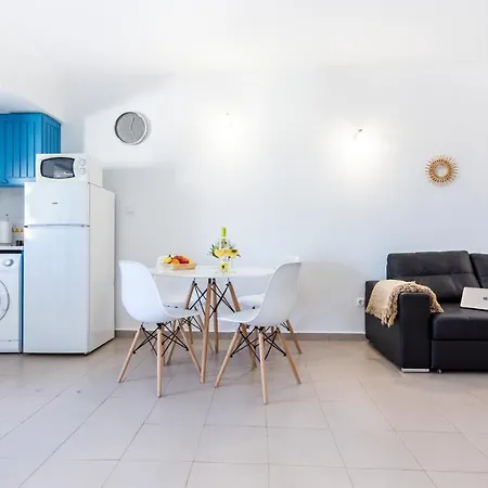 Behappy 10 Minutes From The Beach, Wifi & Ac Apartment *